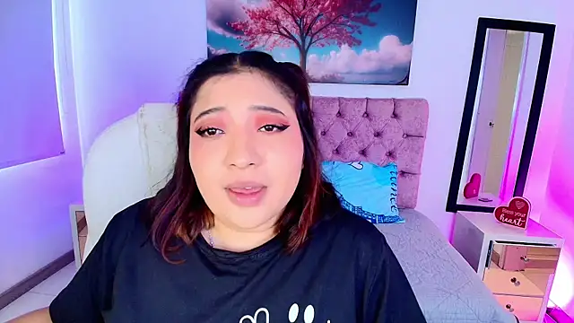 Emma monserrat online show from October 2, 2025, 7:39 pm