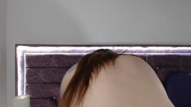 Penelope Fox14 online show from November 13, 2025, 12:31 pm