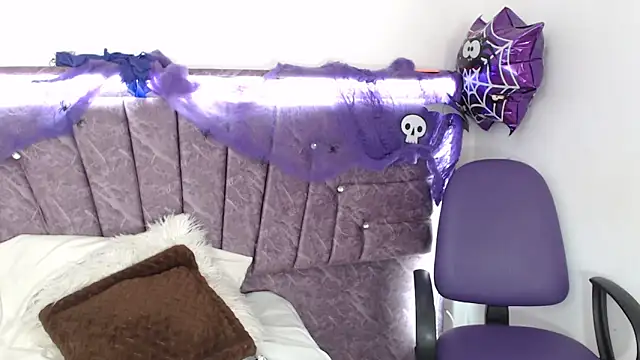 Snapshot of Penelope_Fox14 chatting on October 25, 2025, 1:23 pm Penelope Fox14 online show from October 25, 2025, 1:23 pm