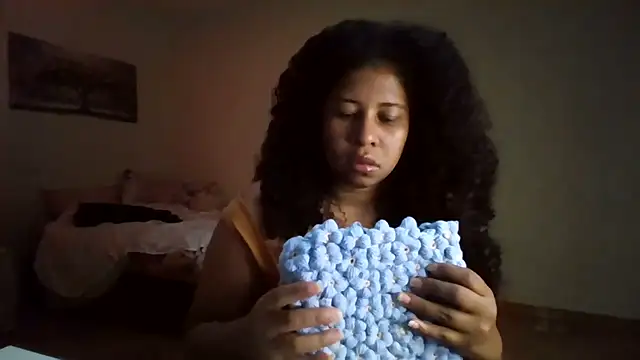 Snapshot of Ivon-09 chatting on July 5, 2026, 12:56 pm Ivon-09 online show from July 5, 2026, 12:56 pm