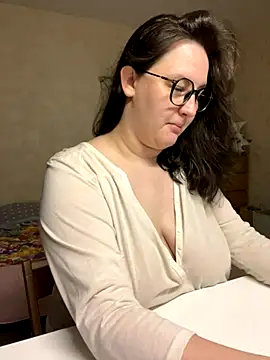 Snapshot of hungry1bunny chatting on October 9, 2025, 10:10 pm hungry1bunny online show from October 9, 2025, 10:10 pm