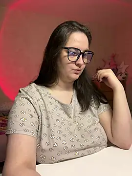 Snapshot of hungry1bunny chatting on February 12, 2025, 5:37 pm hungry1bunny online show from February 12, 2025, 5:37 pm