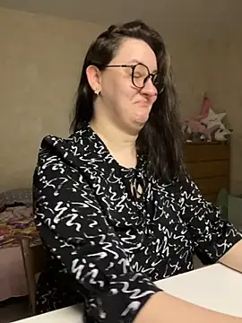 Snapshot of hungry1bunny chatting on November 1, 2025, 9:30 pm hungry1bunny online show from November 1, 2025, 9:30 pm