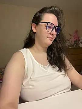 Snapshot of hungry1bunny chatting on January 28, 2025, 5:24 pm hungry1bunny online show from January 28, 2025, 5:24 pm