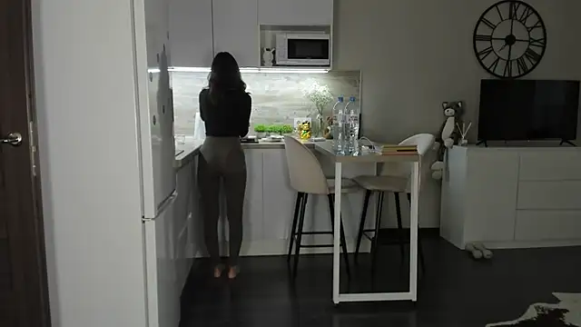 nilliluv online show from February 7, 2026, 1:30 pm