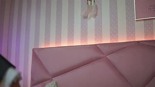 Snapshot of SabrinaHope chatting on March 19, 2025, 8:22 pm SabrinaHope online show from March 19, 2025, 8:22 pm