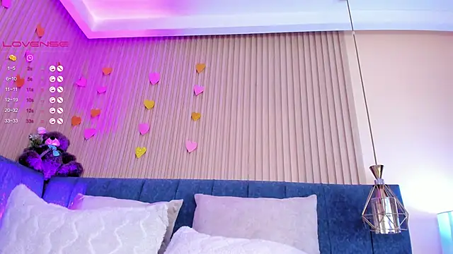 kathecute   online show from February 18, 2025, 4:58 am