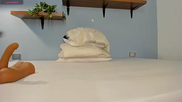 Snapshot of annawelk_ chatting on October 10, 2025, 12:06 pm annawelk  online show from October 10, 2025, 12:06 pm