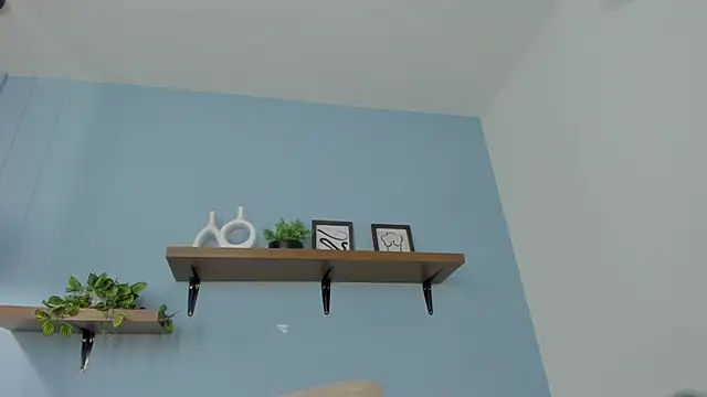 Snapshot of annawelk_ chatting on September 17, 2025, 12:29 pm annawelk  online show from September 17, 2025, 12:29 pm