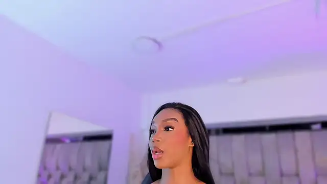 ChaynnaCooper online show from September 23, 2025, 7:43 pm