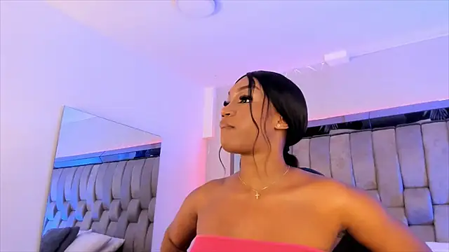 ChaynnaCooper online show from February 5, 2025, 3:20 pm