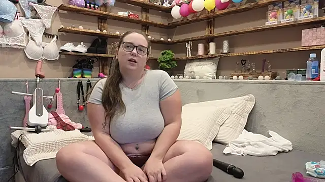 Kimberly-Caprice online show from February 25, 2025, 3:09 pm