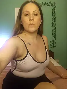 Snapshot of SofiEstevez chatting on October 22, 2025, 3:22 pm SofiEstevez online show from October 22, 2025, 3:22 pm