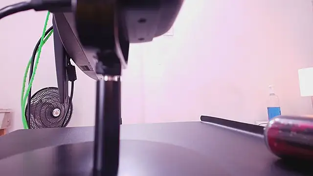 nicol f online show from September 30, 2025, 7:20 pm