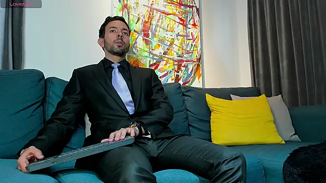 tommy raym0ndg online show from December 17, 2025, 7:52 pm