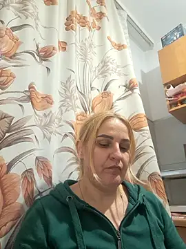 Snapshot of Malichkaanna30 chatting on October 16, 2025, 2:25 pm Malichkaanna30 online show from October 16, 2025, 2:25 pm