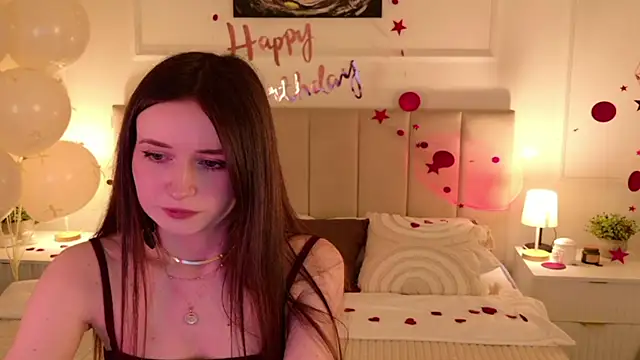 AliceLiddelle online show from April 17, 2026, 10:07 am