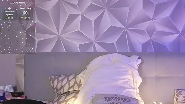 Snapshot of -HornyAngel- chatting on October 13, 2025, 9:33 am -HornyAngel- online show from October 13, 2025, 9:33 am