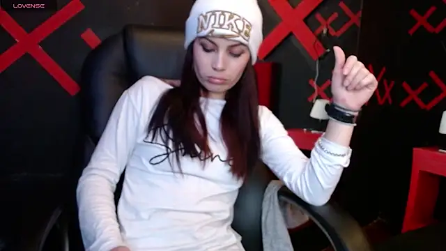  yuyi online show from February 17, 2025, 5:34 pm
