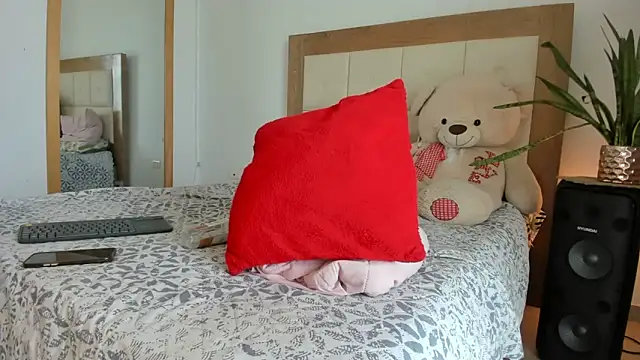 Snapshot of HELLEN_SWEET6 chatting on September 24, 2025, 2:34 pm HELLEN SWEET6 online show from September 24, 2025, 2:34 pm