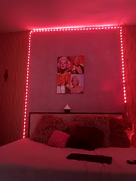 nahiarapalmer19 online show from April 11, 2026, 5:38 pm