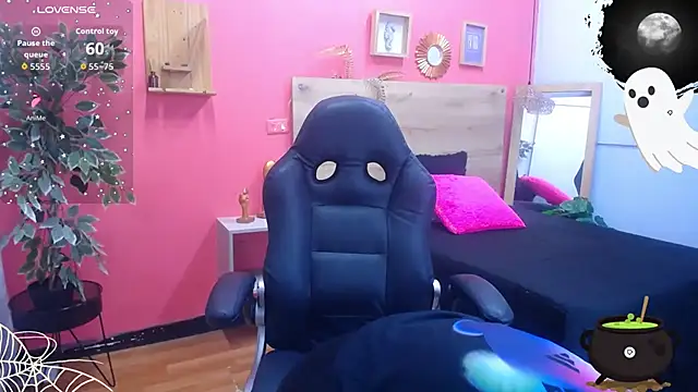 Snapshot of scarlet-foox chatting on October 8, 2025, 11:12 am scarlet-foox online show from October 8, 2025, 11:12 am