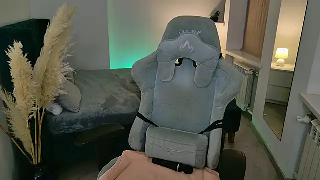 Snapshot of Love_Call chatting on September 21, 2025, 5:01 am Love Call online show from September 21, 2025, 5:01 am