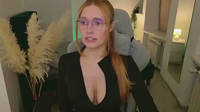 Snapshot of Love_Call chatting on October 5, 2025, 5:09 am Love Call online show from October 5, 2025, 5:09 am