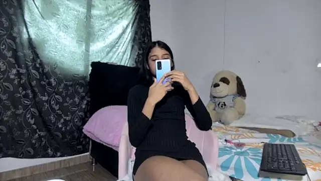 Michi sexy online show from March 18, 2026, 2:52 pm