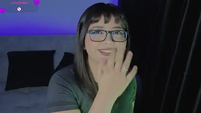 missy taylor  online show from November 24, 2025, 9:15 pm