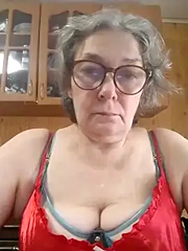 Snapshot of IrinaSweet54 chatting on May 7, 2026, 7:23 am IrinaSweet54 online show from May 7, 2026, 7:23 am