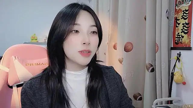 ooo   mimi online show from February 17, 2025, 11:34 am