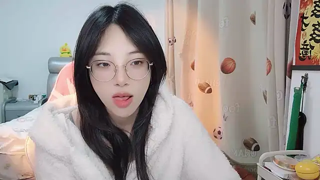 ooo   mimi online show from February 25, 2025, 11:10 am
