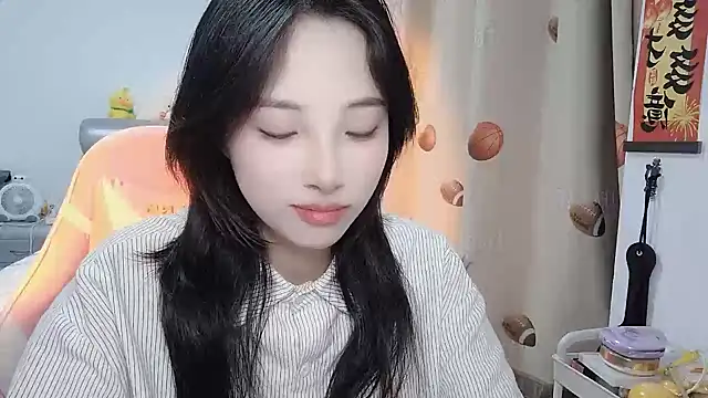 ooo   mimi online show from March 11, 2025, 12:28 pm