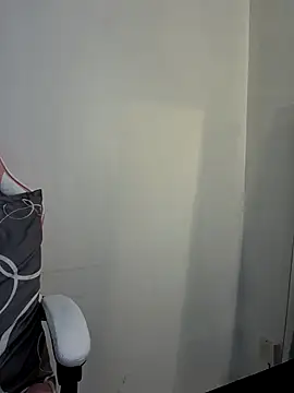 Snapshot of princess_katey chatting on March 13, 2025, 1:07 pm princess katey online show from March 13, 2025, 1:07 pm