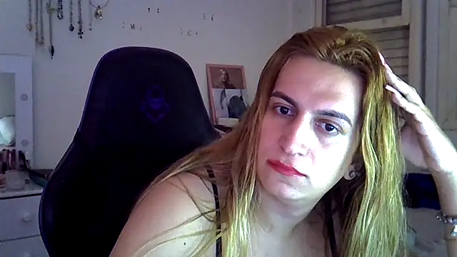Snapshot of luizacandy chatting on July 13, 2026, 9:47 pm luizacandy online show from July 13, 2026, 9:47 pm