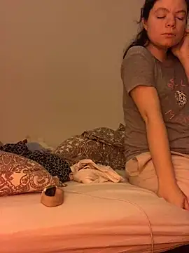 annonyme  422 online show from February 7, 2025, 11:34 pm