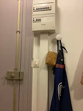 annonyme  422 online show from January 7, 2025, 8:52 pm