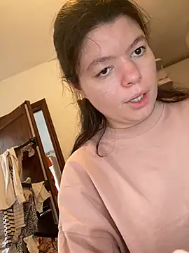 annonyme  422 online show from February 7, 2025, 1:53 pm