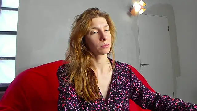 YourSuperModel online show from February 6, 2025, 12:04 pm