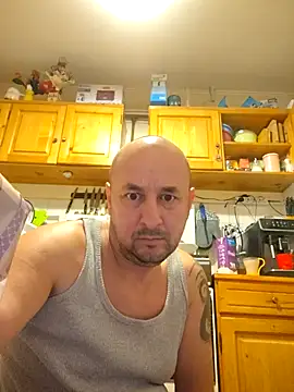 intx800 online show from November 4, 2025, 3:10 am