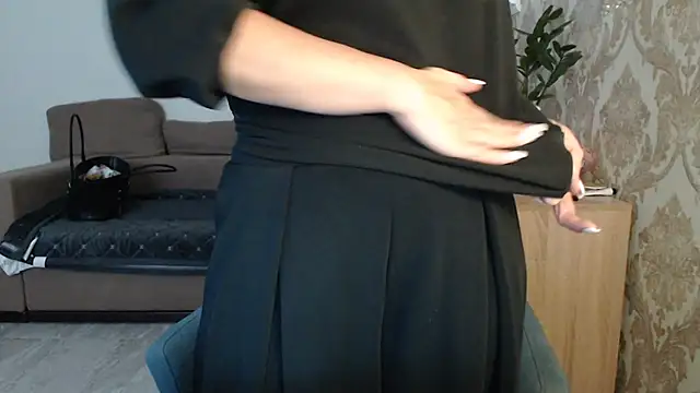 Snapshot of Mallinia chatting on October 21, 2025, 12:04 pm Mallinia online show from October 21, 2025, 12:04 pm