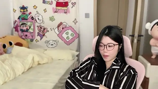 xiSSts online show from November 15, 2025, 2:15 am