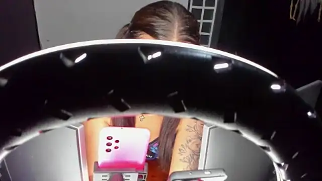 Snapshot of Zara_cum69 chatting on October 5, 2025, 12:45 am Zara cum69 online show from October 5, 2025, 12:45 am