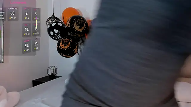 Snapshot of Rose_Evans__ chatting on October 27, 2025, 4:02 am Rose Evans   online show from October 27, 2025, 4:02 am