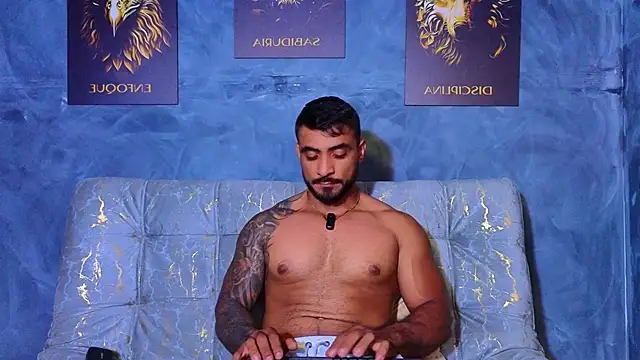 Snapshot of ERIC_HARRISON chatting on October 13, 2025, 8:43 pm ERIC HARRISON online show from October 13, 2025, 8:43 pm