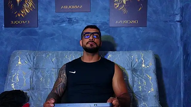 Snapshot of ERIC_HARRISON chatting on October 5, 2025, 12:56 am ERIC HARRISON online show from October 5, 2025, 12:56 am