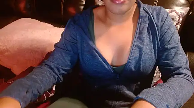 thekelliecapri online show from December 5, 2024, 2:47 am
