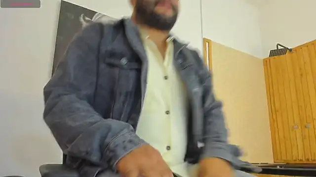 Snapshot of Luke__09 chatting on October 1, 2025, 11:03 am Luke 09 online show from October 1, 2025, 11:03 am