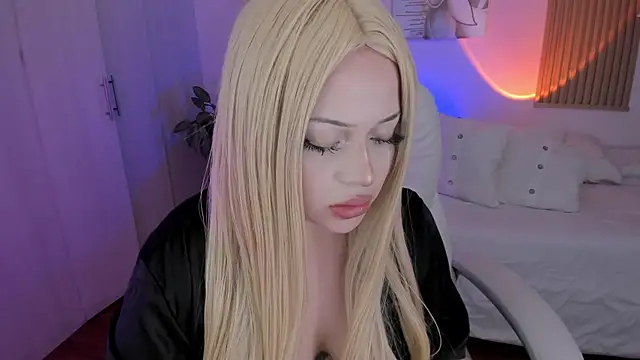 Snapshot of Kendall_Bunnyy chatting on February 21, 2025, 8:38 pm Kendall Bunnyy online show from February 21, 2025, 8:38 pm